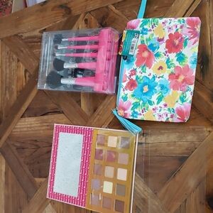3 sets Eye Makeup , Make up bag And Brushes